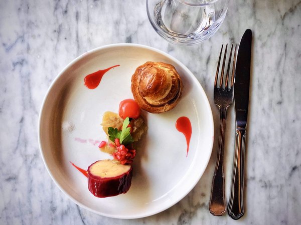 How to Craft a Flavorful Thai Red Curry with Duck and Pineapple?